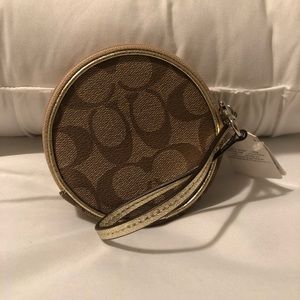 Coach Bags - Cute Coach Coin Purse Coach Bags - Cute Coach Coin Purse